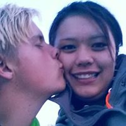 Stream Sara Mia Panduro Dall music | Listen to songs, albums, playlists