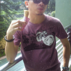 Ryan Saavedra (HotGuyRye)