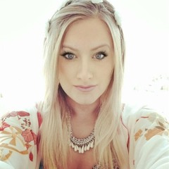 Amy Fox 24