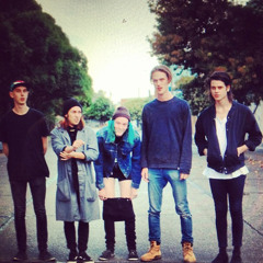 Chicks Who Love Guns