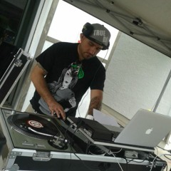 Jose Flores 82