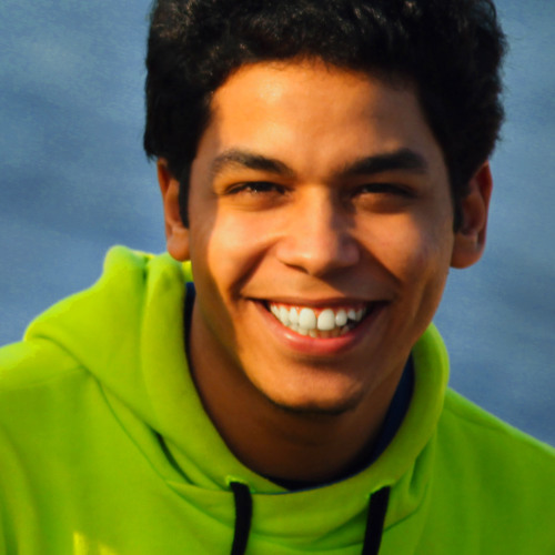 على طريقة نصر الدين طوبار يغرد محمد هشام فاروق بـ حِيْنَ يُهْدِيْ الصُبْحُ إِشْرَاْقَ سَنَاْهْ