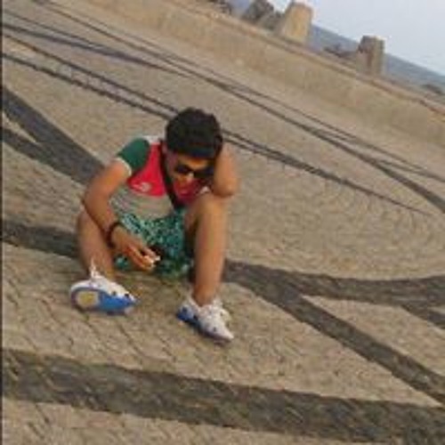 احمد شيبه اللى منى مزعلنى