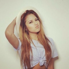 Adey Zaritha Santoyo Ü