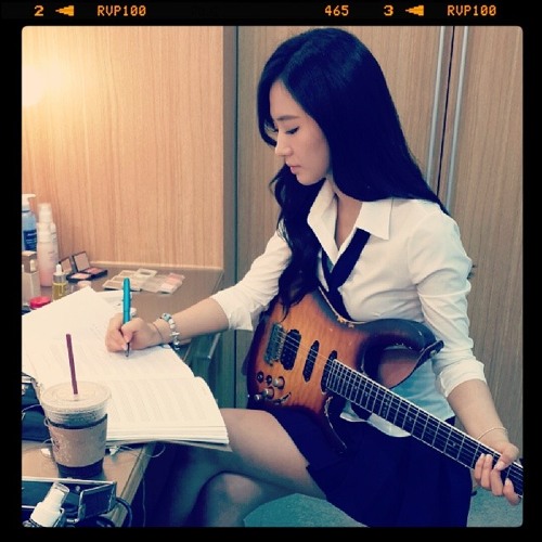 Gwiyomi song~ with my little sister ;) at #kpop
