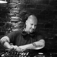 DJ MIKE LIQUID