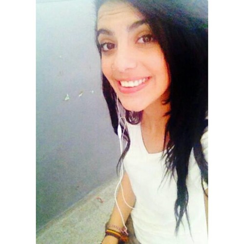 Stream Vivianne Silva music Listen to songs, albums, playlists for