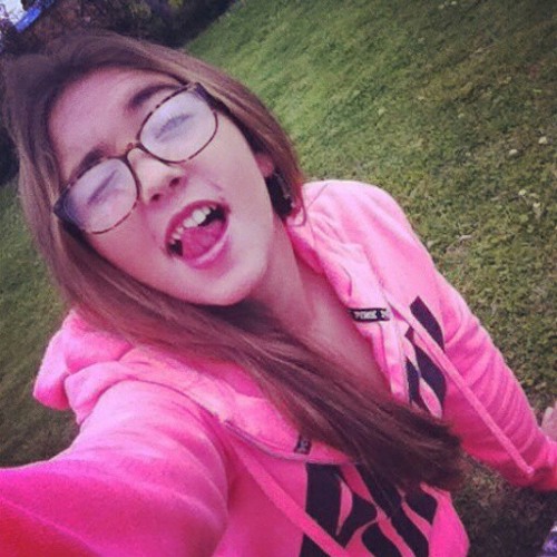 Stream valentina_sierra music Listen to songs, albums, playlists for