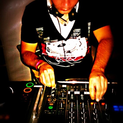 Joey Phaze - Walks The Night (Original Mix)