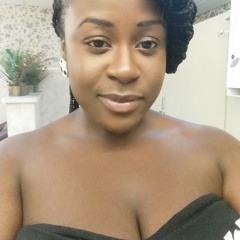 Shenelle R