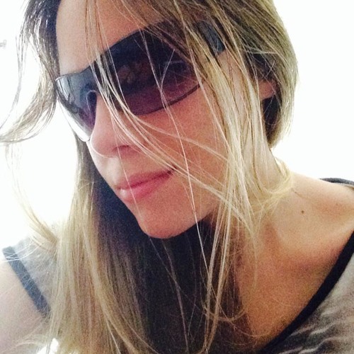 Luísa Amendola’s avatar
