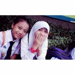 HeLmi Ninda Septia Riska