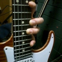jun_guitar