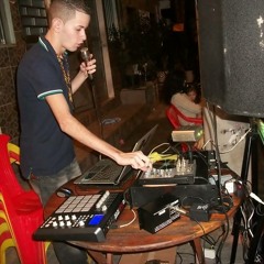 DJ RuanzinhoOo (◣_◢)