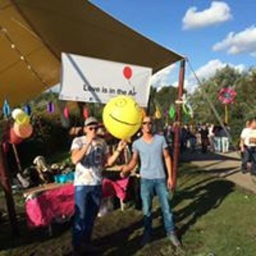 Rebecca Van Den Hoek Stream Remco Van Den Hoek 1 music | Listen to songs, albums, playlists