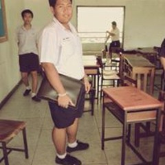 Damrongsak Thongsueb