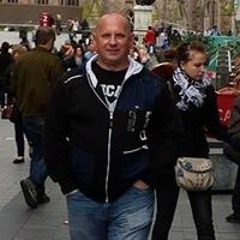 Kardynał Marek Wisniewski
