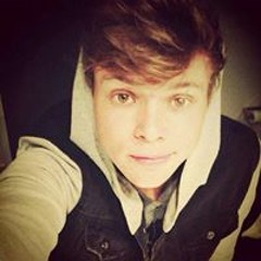 Ashton Irwin 9