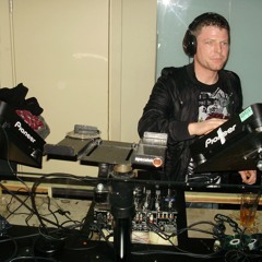 DJ KINZ