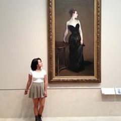 Victoria Raviki Bayagich