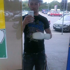 Dj-Hello-Kitty-Sveny