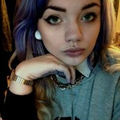Amber Lewis 48