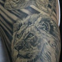 Dominic tat