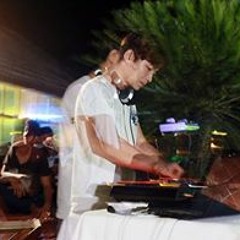 Deejay T.Small (CB CLUB)
