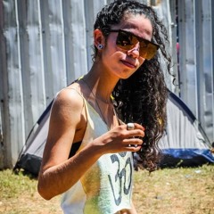Josiane Leão