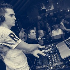 Deejay Nomiz