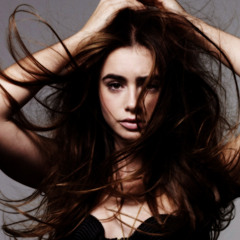 Lily Collins<3