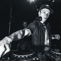 Johnny J DnB