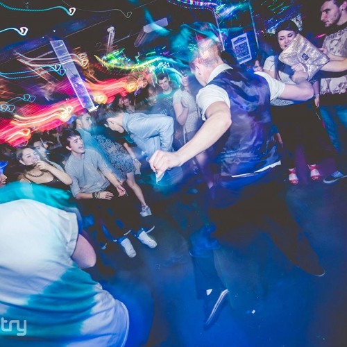 Mampi Swift & DJ Fresh - Play Me