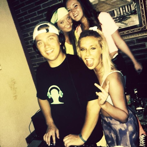 Shampion Trippin' (Mashup)Click "Buy" 4 Free Download