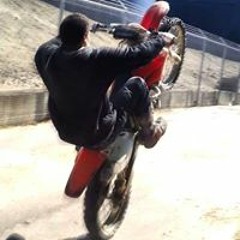 Anderson J Fernandez