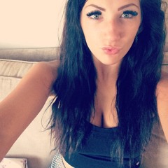 Jade Isabelle Gard X