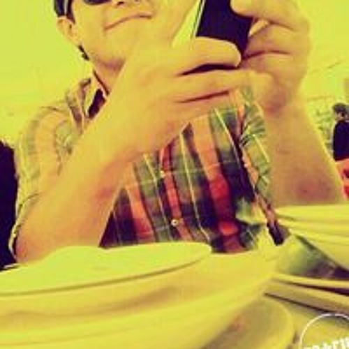 Stream Juan Pablo Flores music | Listen to songs, albums, playlists for