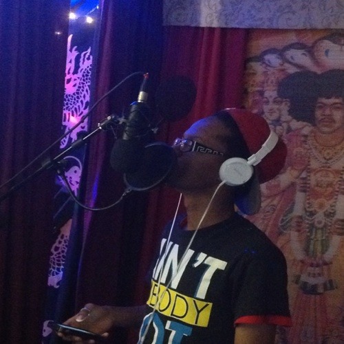 xWxrm'D'Sxulx - The Way You Make Me Feel (Feat. Tione)