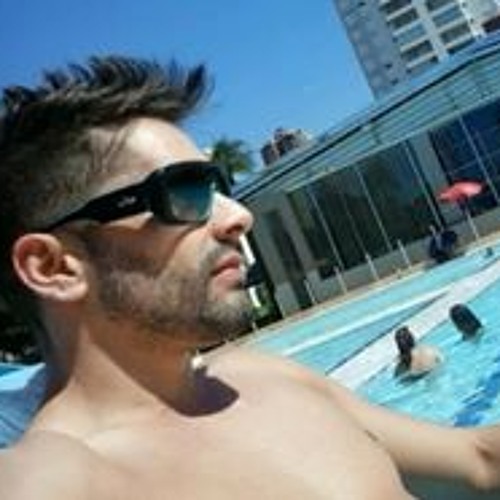 Tharsis Oliveira’s avatar
