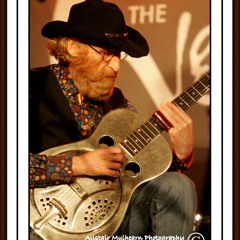 Les Cowley Guitarist