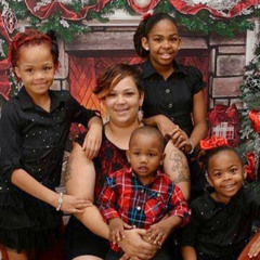 Daphne Luvsomenails Moss