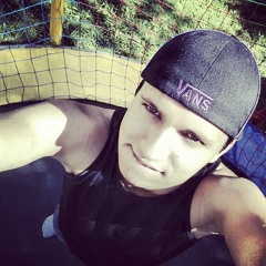 Júnior M.