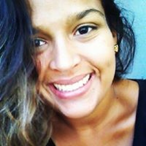 Larissa Marques’s avatar