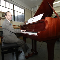 El Es Nada De Noche (performed by Liana Diaz)