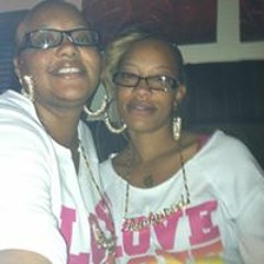 Lailonie KinkyRed Green