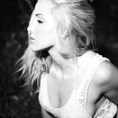 Blondeparallax