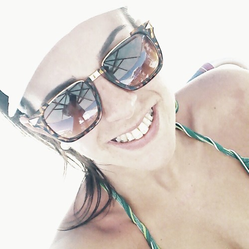 Luciana Oliveira’s avatar