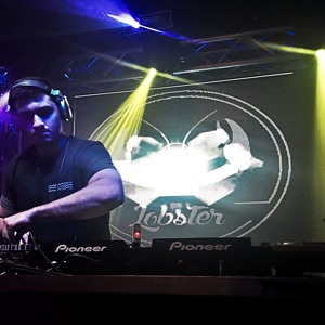 Lobster dj has been playing since 00:53 in
