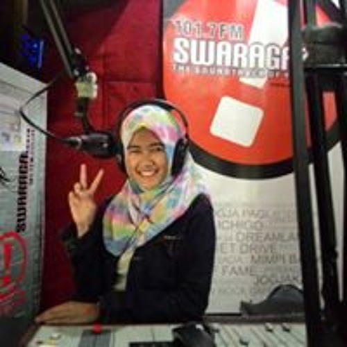 Dewi Hutami’s avatar