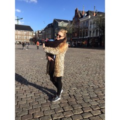 Annabel Bak